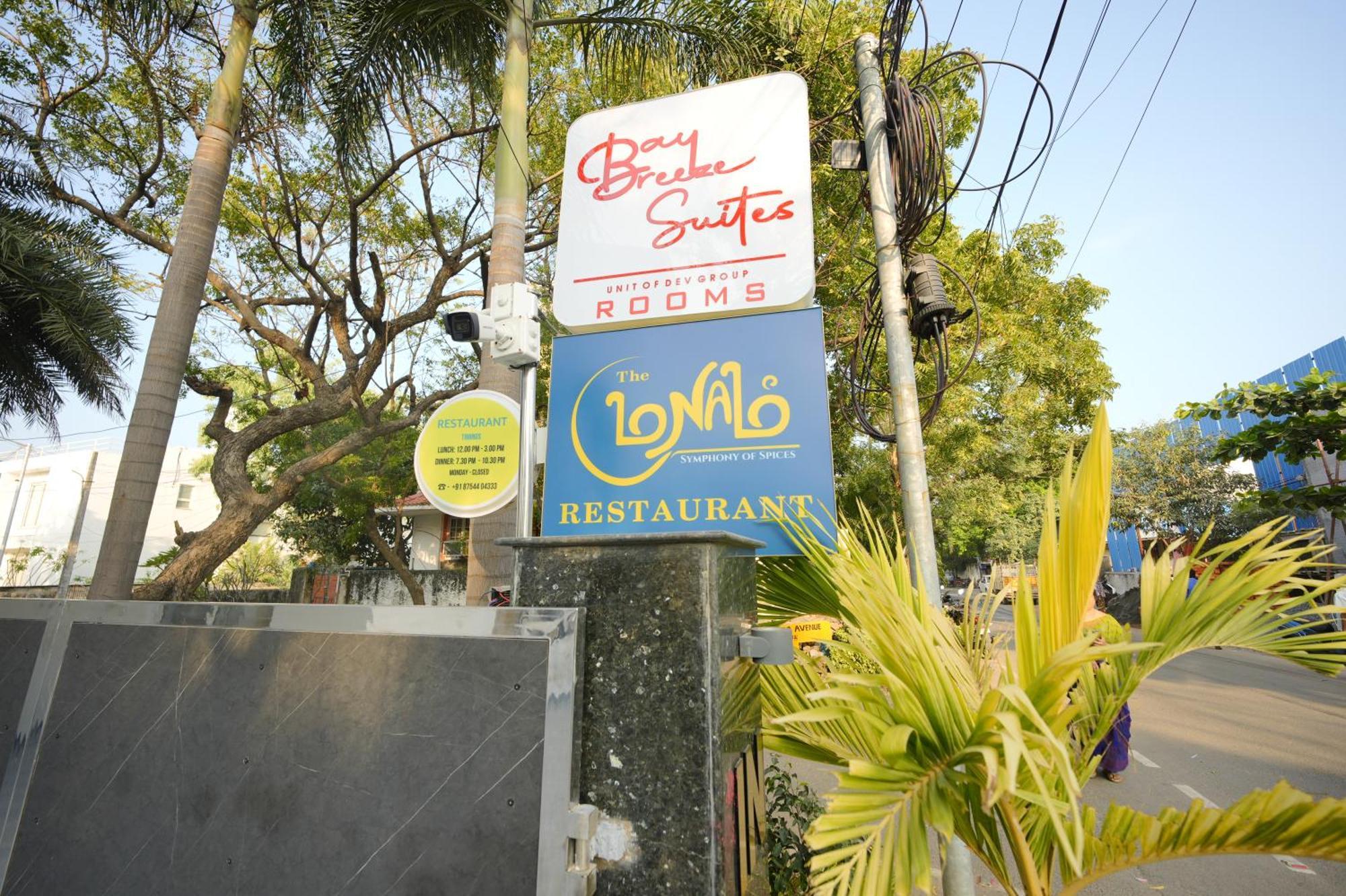 Bay Breeze Suites Chennai Ngoại thất bức ảnh
