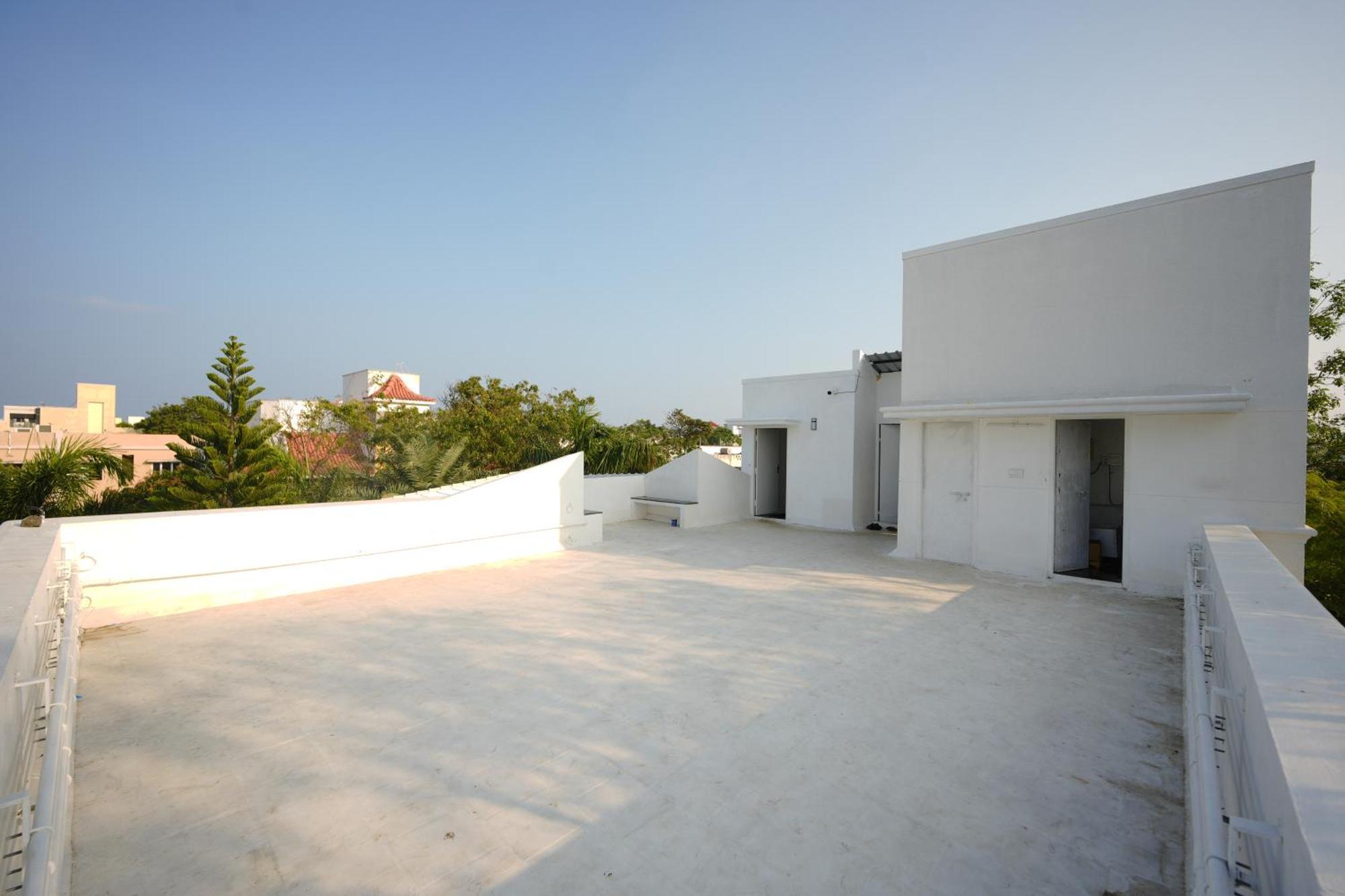 Bay Breeze Suites Chennai Ngoại thất bức ảnh