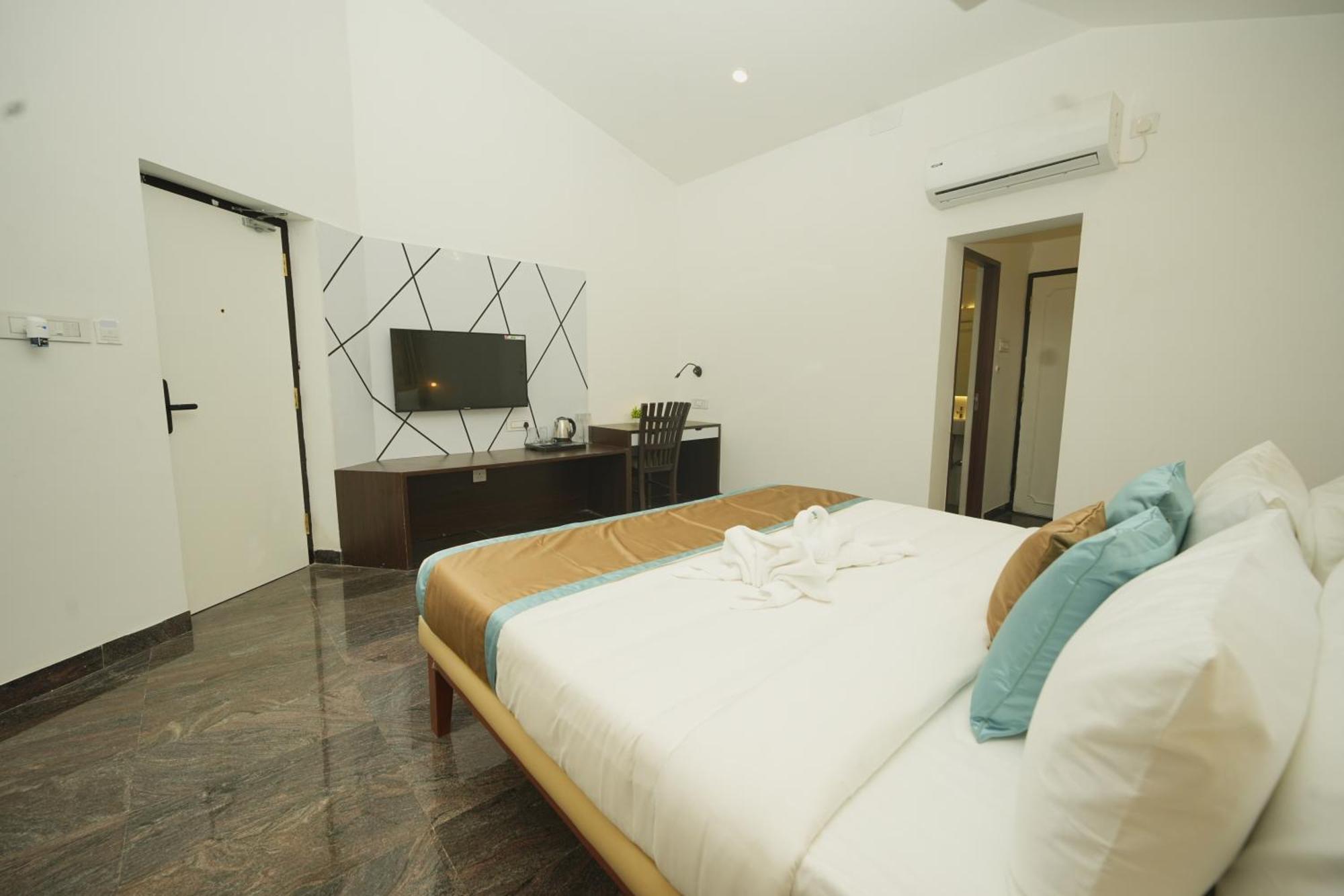 Bay Breeze Suites Chennai Ngoại thất bức ảnh