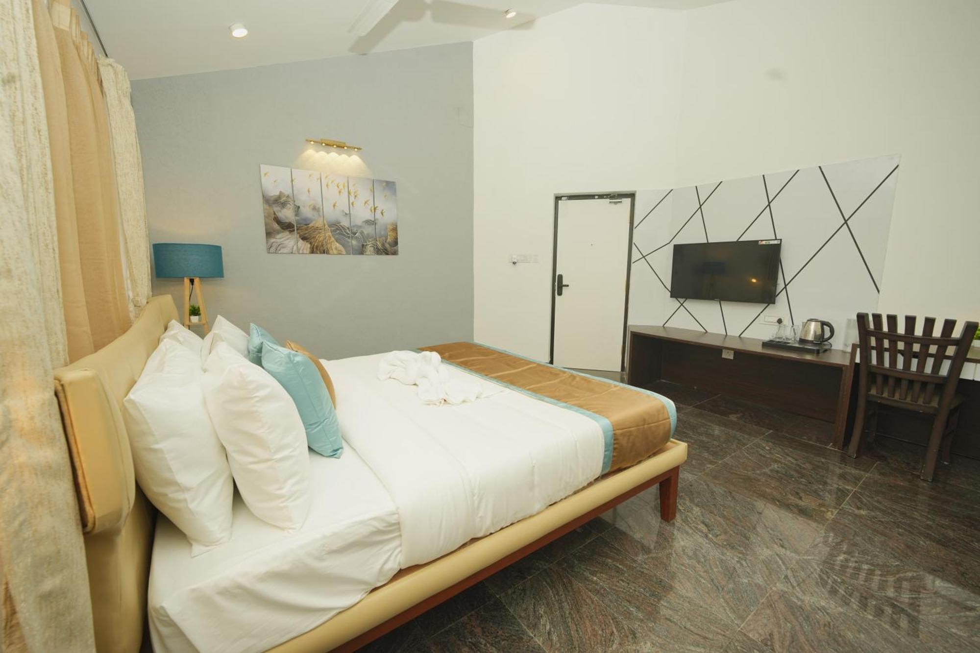 Bay Breeze Suites Chennai Ngoại thất bức ảnh