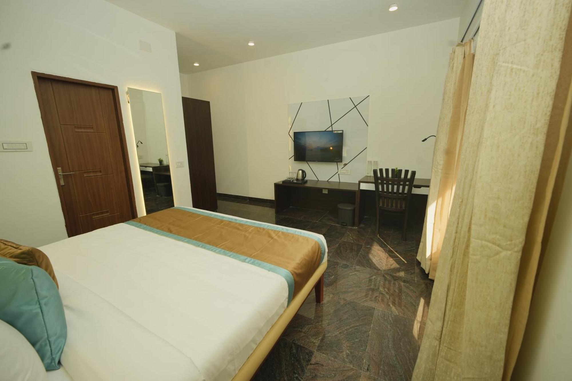 Bay Breeze Suites Chennai Ngoại thất bức ảnh